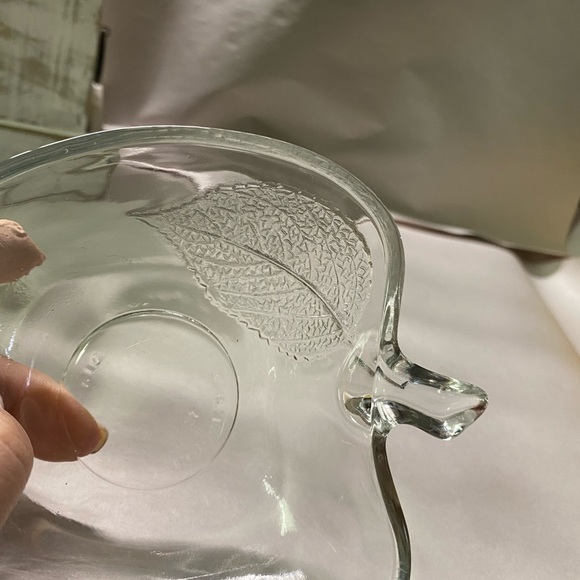Art Glass Apple Bowl KIG Textured Leaf Dessert Trinket Dish Indonesia Vntg - Picture 6 of 6